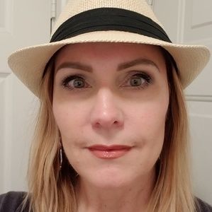 Meet your Posher, Sharon